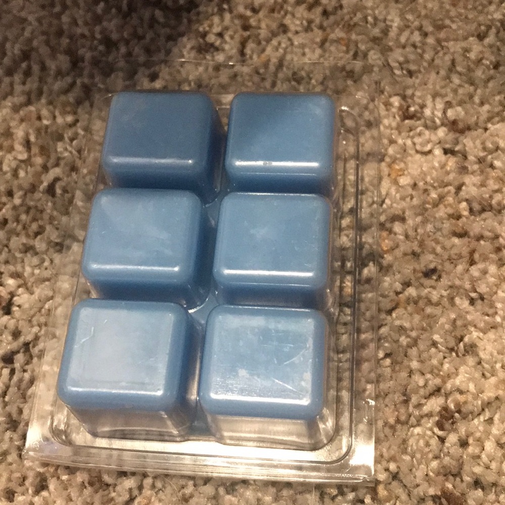 FREE 🤑😻😻 - Picture 2 of 4